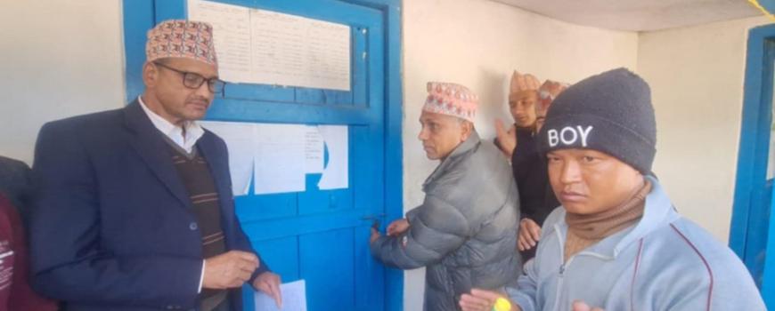 अमेरिका गएका वडाअध्यक्ष नफर्किएपछि लगाइएको ताला तीन दिनपछि खुल्यो